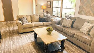 Riverhouse 1 | Living area