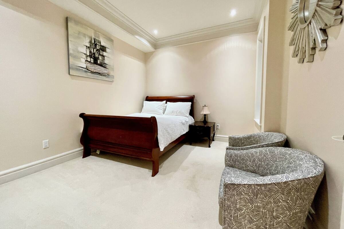 Classic-Doppelzimmer, 1 Queen-Bett | Kostenloses WLAN, Bettwäsche