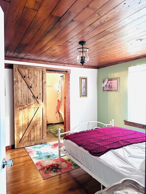 3 bedrooms, WiFi, bed sheets