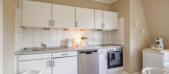 Old building apartment for up to 5 people "OPTI" in the Schanzenviertel - top floor