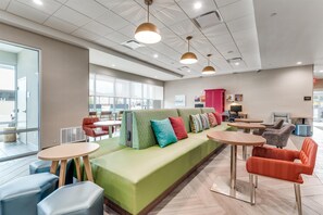 Lobby - Home2 Suites By Hilton Dallas Medical District Lovefield (Dallas)