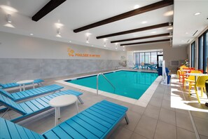 Indoor pool - Home2 Suites By Hilton Albuquerque Airport (Albuquerque)