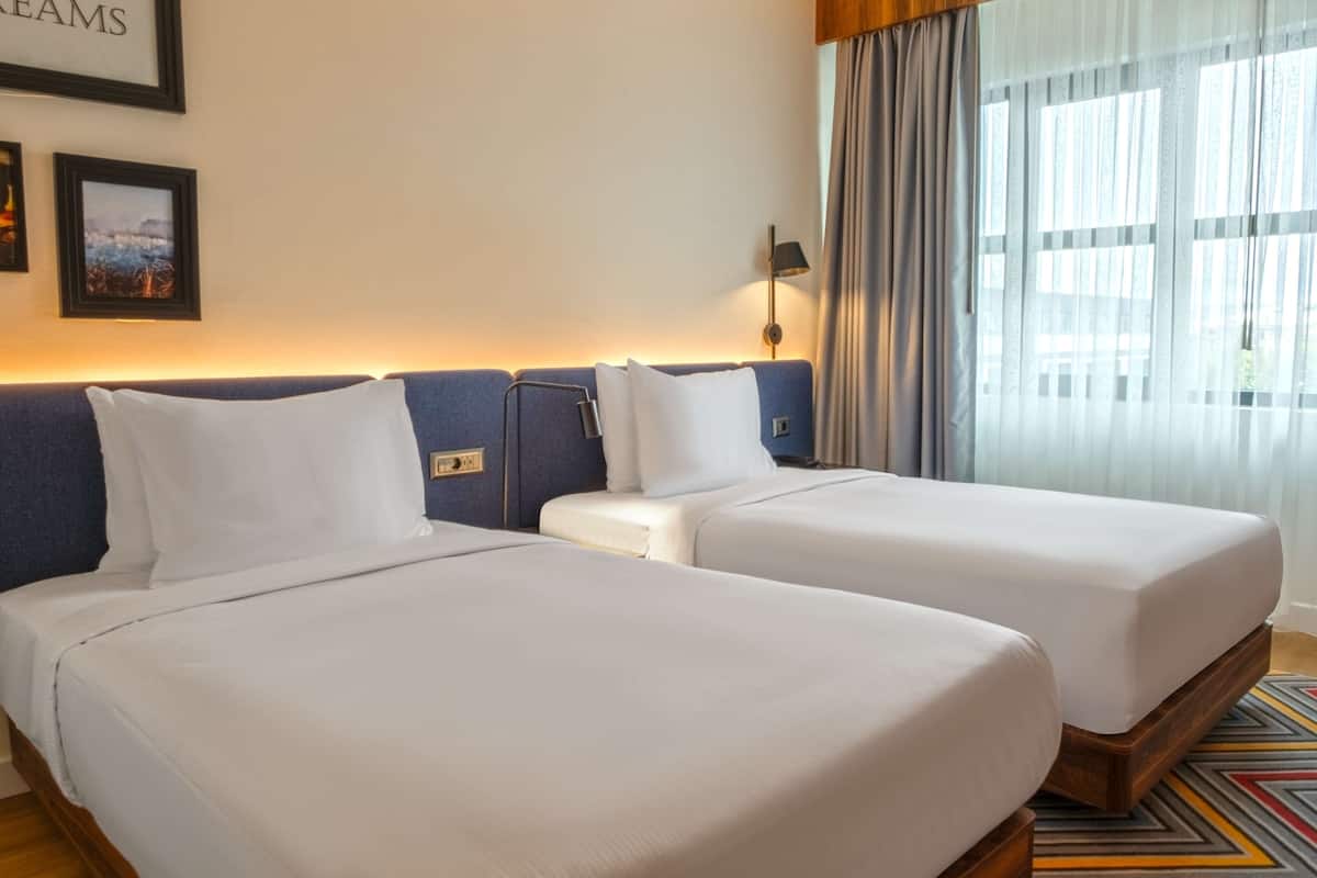 Premium bedding, in-room safe, blackout drapes, iron/ironing board
