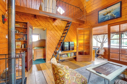 Bisbee Vacation Rental w/ Mountain Views & Sunroom