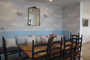 Dining - The elevated amenities of a boutique hotel, with a unique waterfront experience! Come enjoy Prince Edward County with your friends or family! (Prince Edward)