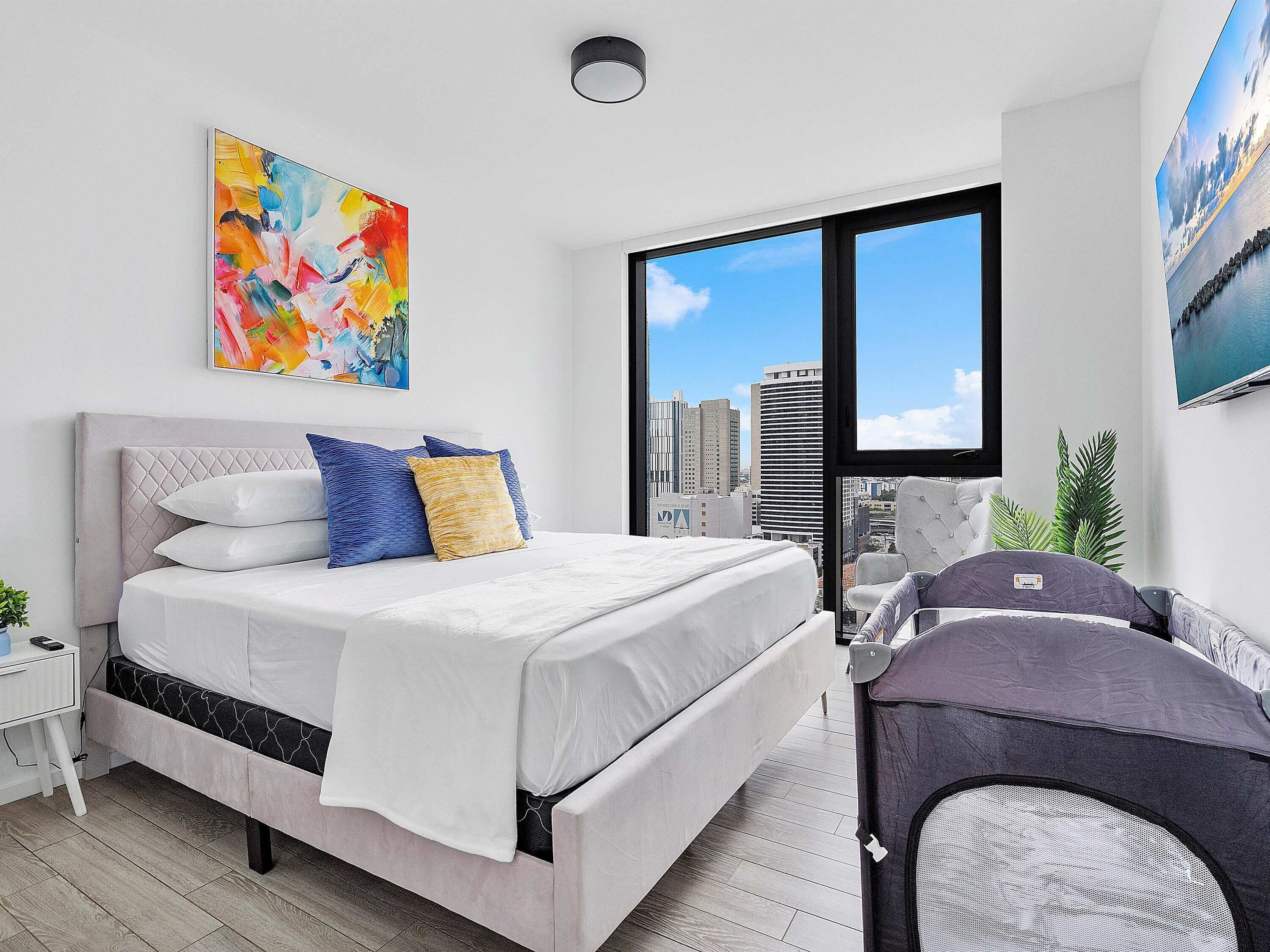 3 bedrooms, desk, iron/ironing board, WiFi