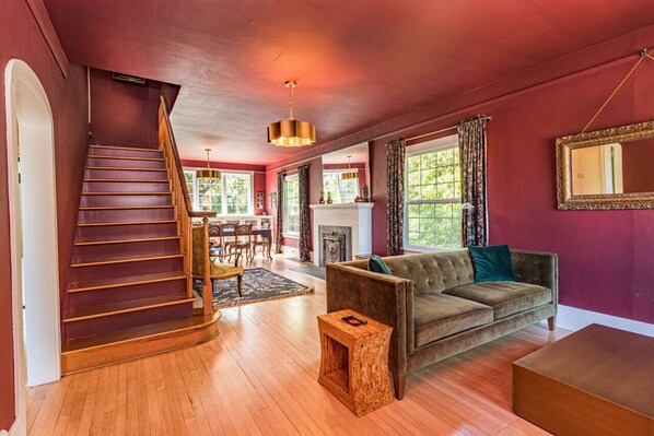 Smart TV, fireplace, books