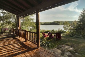 Terrace/patio - Peaceful Lakeview Cabin Stay On Private Pennisula (Campbellsport)