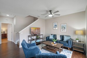 Smart TV - Location • Short Drive to Disney • Luxury Design (Kissimmee)