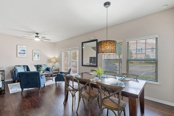 Dining - Location • Short Drive to Disney • Luxury Design (Kissimmee)