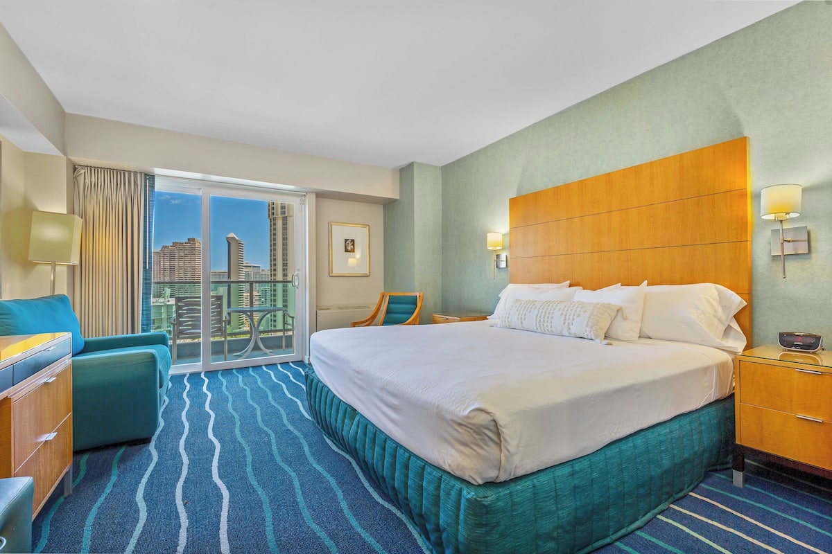 Room, Partial Ocean View