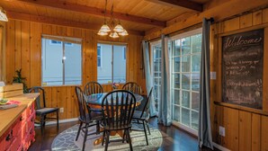 Basic Cabin | Dining room - Far Enough Cabin (Sugarloaf)