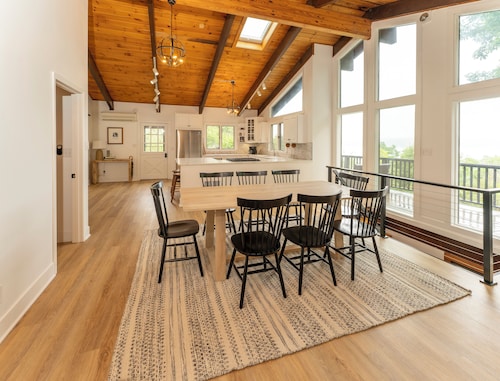 Enjoy Cabin Vibes & Lake Views, Close to Town, Lake & FLX Activities; EV Charger