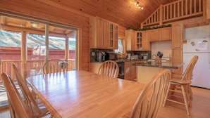 Private kitchen - Ridenour Retreat (Big Bear Lake)