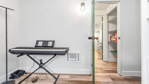 Unclassified image, 5 of 22, button - Ever Serene Cabin  (Sugarloaf)