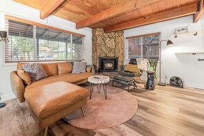 Cabaña básica | Área de sala de estar