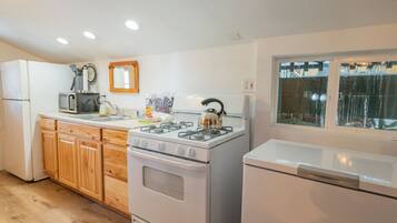 Basic Cabin | Private kitchen | Electric kettle