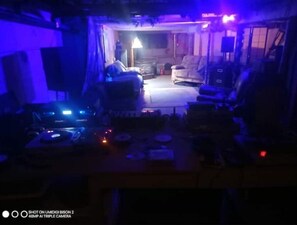Interior - Metabolizm Records Music Studio (Short term rental certificate ID: 314402) (Sabrevois)