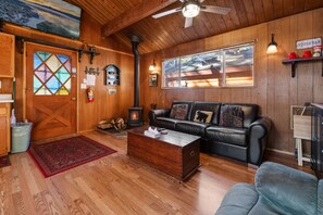 Chalet rustique de base | Aire de séjour