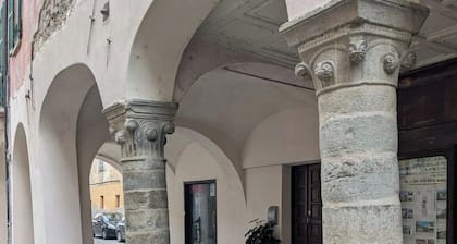 PROMOTION âLa nocciolinaâ - cosy attic room in the old town centre