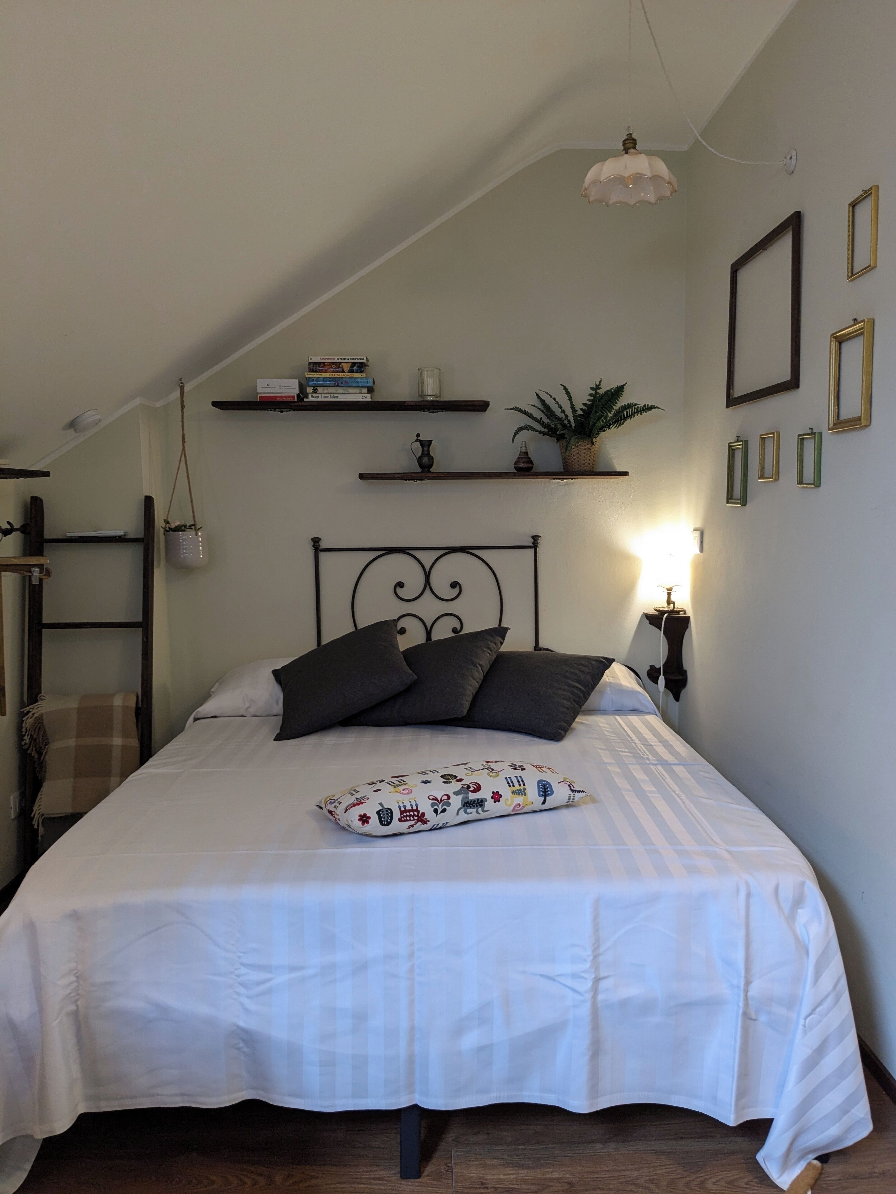 1 camera, una scrivania, ferro/asse da stiro, Wi-Fi gratuito