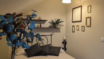 1 slaapkamer, een bureau, een strijkplank/strijkijzer, gratis wifi