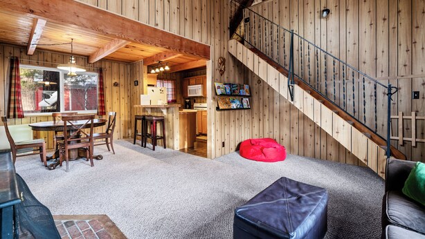 Living area - Fawnskin Cabin (Fawnskin)