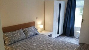 3 bedrooms, desk, iron/ironing board, travel cot - Fisherman's Lodge | Lough Corrib | 3 Bed | Galway Lakeside | Lake Access (County)