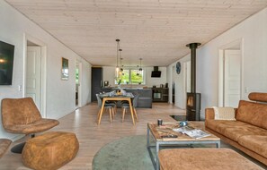 Living area - Awesome home in Grenaa with kitchen (Grenaa)