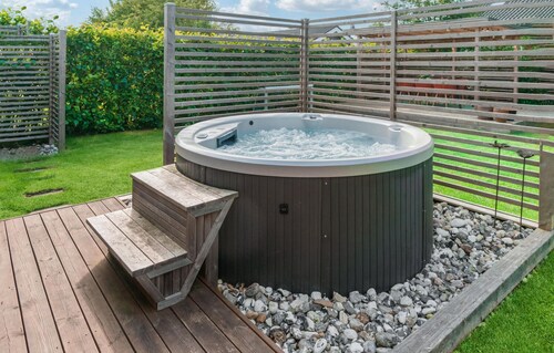 Awesome home in Grenaa with kitchen