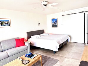 1 bedroom, iron/ironing board, WiFi, bed sheets - Serenity studio by the caribbean sea (Marigot)