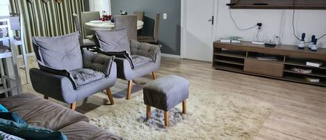 Basic Chalet | Living area