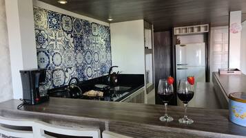 Chalet | Cuisine privée | Batterie de cuisine, vaisselle et ustensiles