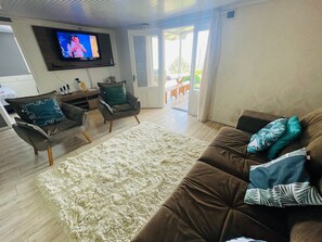 Basic Chalet | Living area