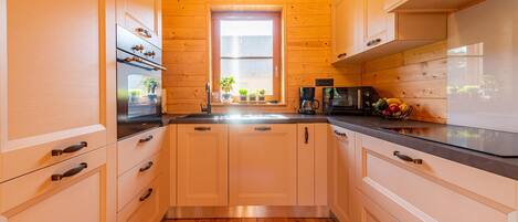 Réfrigérateur, four, plaque de cuisson, lave-vaisselle