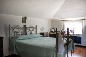 2 quartos, ferros/tábuas de passar roupa, Wi-Fi, roupa de cama