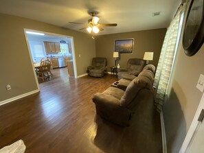 Smart TV - This home is close to Sardis Lake, Batesville, Oxford, Senatobia, and Southaven. (Sardis)