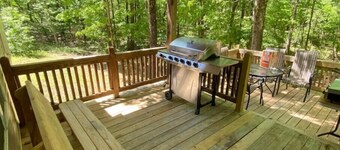 Beautiful wooded home. Close to Sardis Lake, Batesville, Oxford, and Southaven