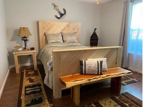 5 bedrooms, desk, iron/ironing board, free WiFi