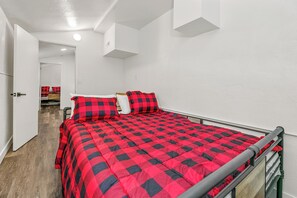 5 bedrooms, free WiFi - Family Fun Cabin (Fawnskin)