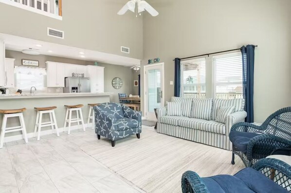 Smart TV - 3 Bedroom 2 Bath Pet Friendly in Sea Isle, Galveston (Galveston)