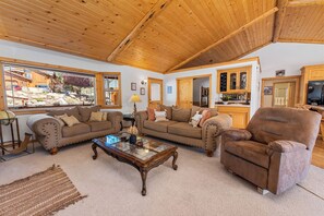 Living area - Kubo Del Sol (Big Bear Lake)