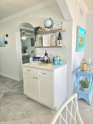 Interior - A Cozy beach Condo located at Indian Shores Beach,beautiful and great location (Indian Shores)