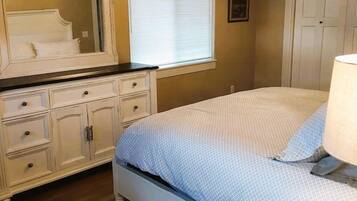 2 chambres, fer et planche à repasser, lit parapluie, Wi-Fi gratuit