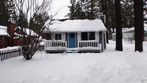 Front of property - Knotty Knight  (Big Bear Lake)