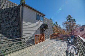 Basic Cabin | Terrace/patio - Fawnskin Family Cabin (Fawnskin)