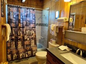 Chalet rustique de base | Salle de bain