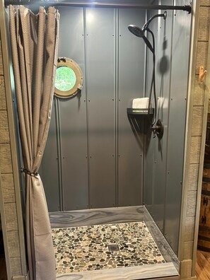 Amenidades de baño ecológicas, secadora de cabello, toallas 