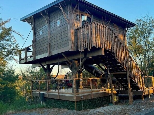 المنشأة من الخارج