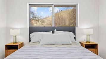 2 habitaciones, escritorio, tabla de planchar con plancha y wifi